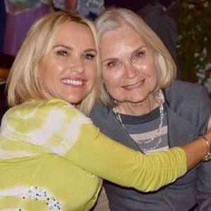 Meet your Posher, Caralyn